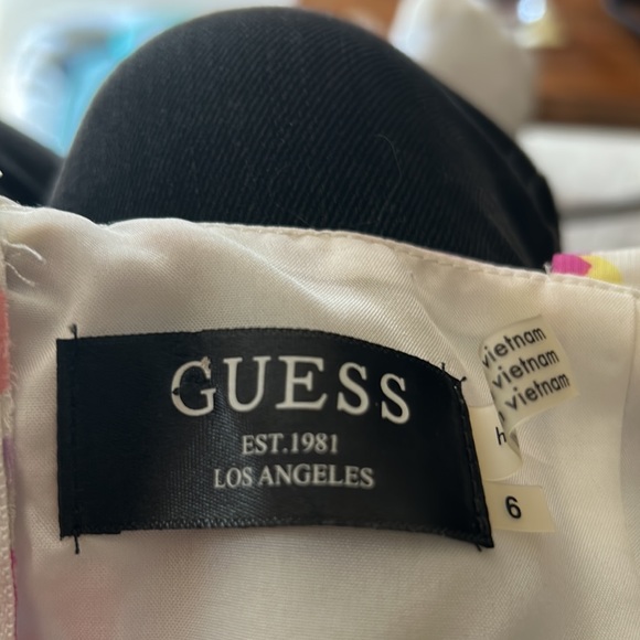 NWOT Beautiful Guess Designer Mini Dress in Size 6 - Picture 3 of 4